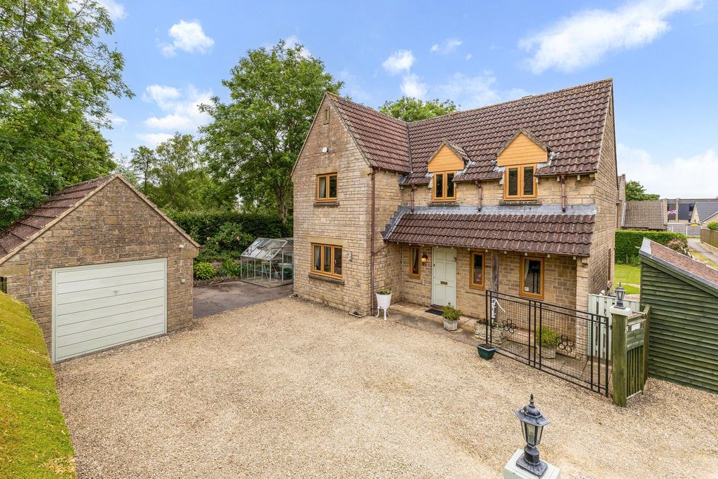 Property photo 1 of 15 Main Frontage