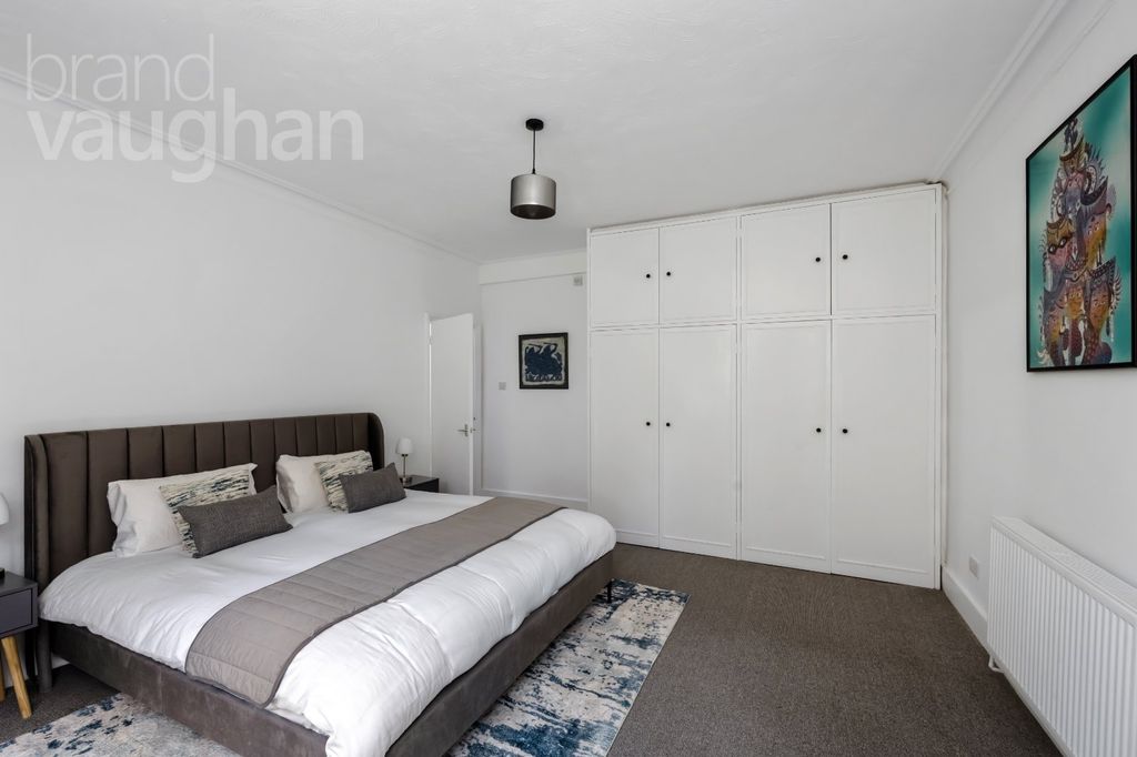 Property photo 3 of 8 Bedroom