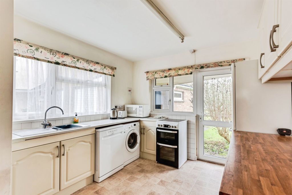 Property photo 3 of 25