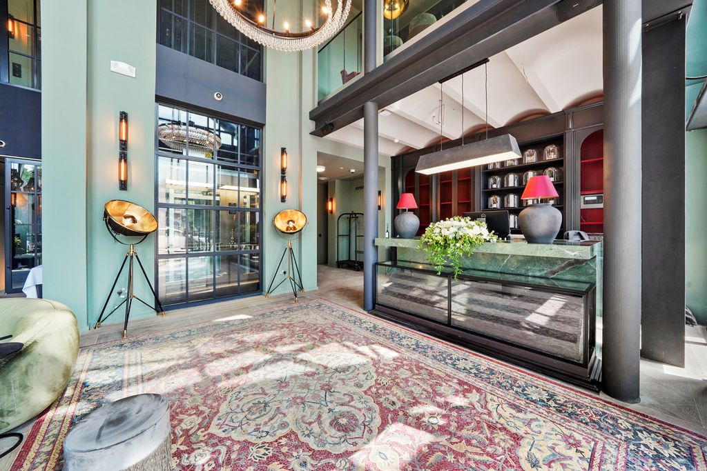 Property photo 2 of 11