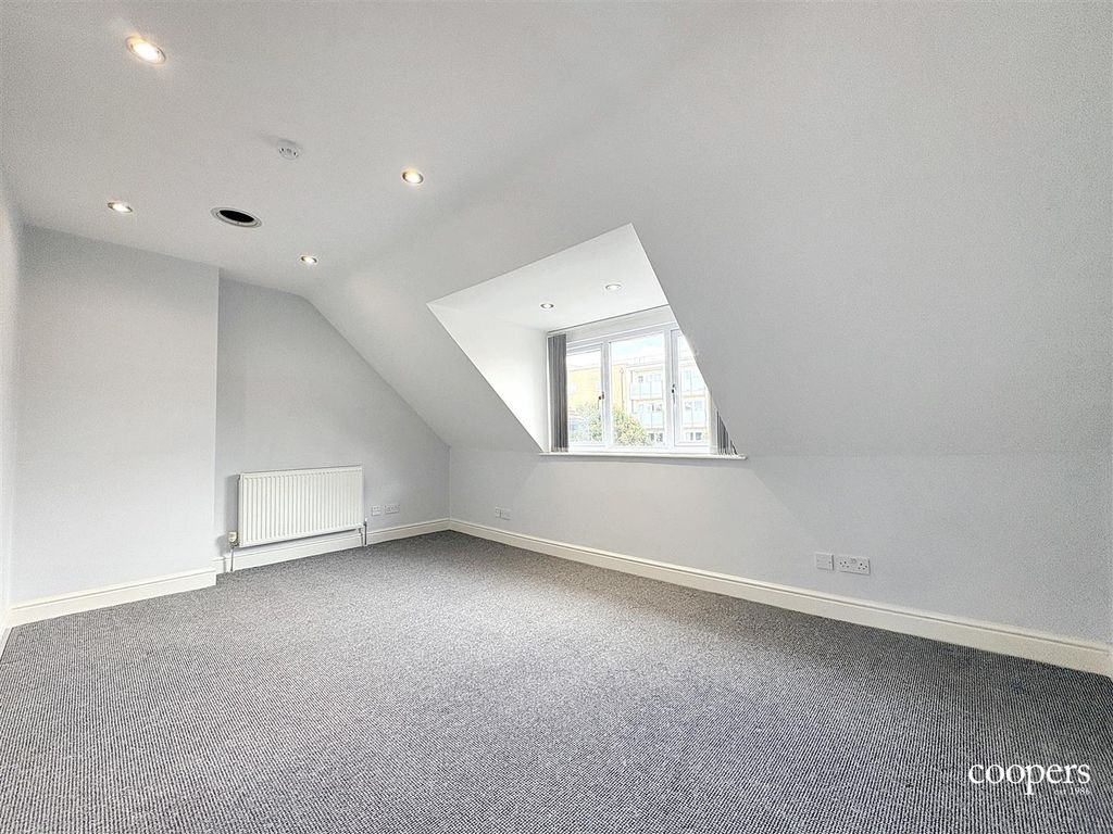 Property photo 3 of 11 Img_2092 2.Jpg