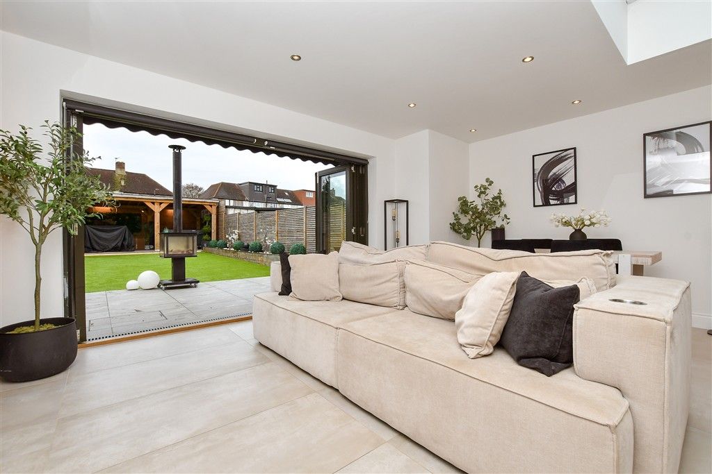 Property photo 3 of 17 Kitchen/Diner