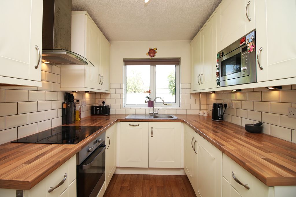 Property photo 3 of 18