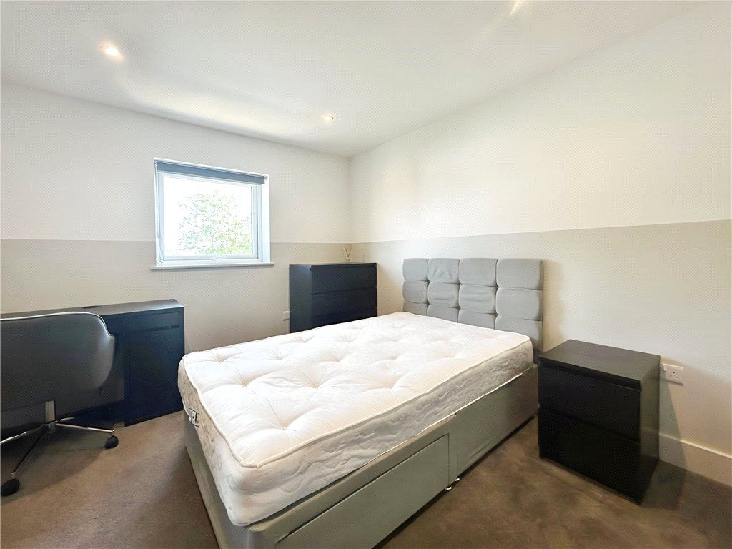 Property photo 1 of 11 Bedroom