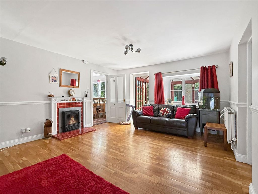 Property photo 3 of 23 5Efdba0881E902354c84d3B12E8E8Ebd38Dcd919.Jpg