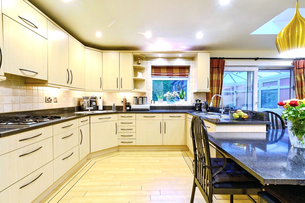 Property photo 2 of 37 Mip_7964