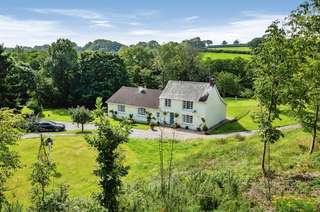 Property photo 1 of 46 Farmhouse