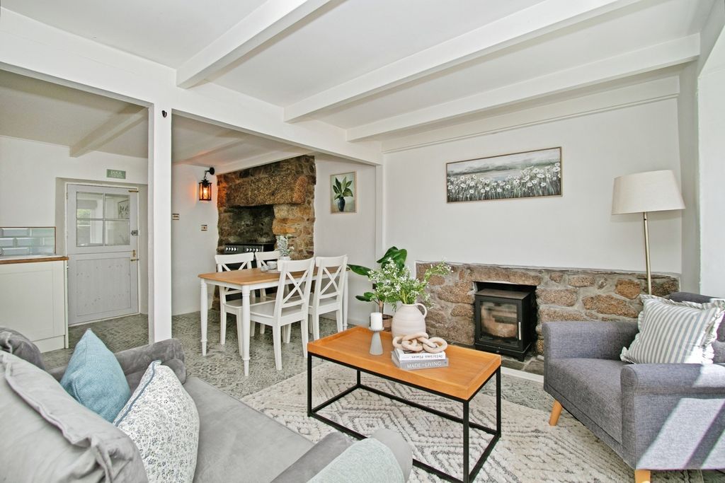 Property photo 2 of 29 Pbox-Img.Jpg