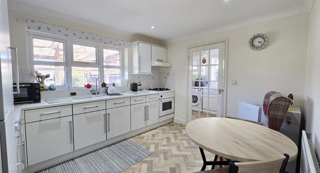 Property photo 2 of 17 Kitchen/Diner