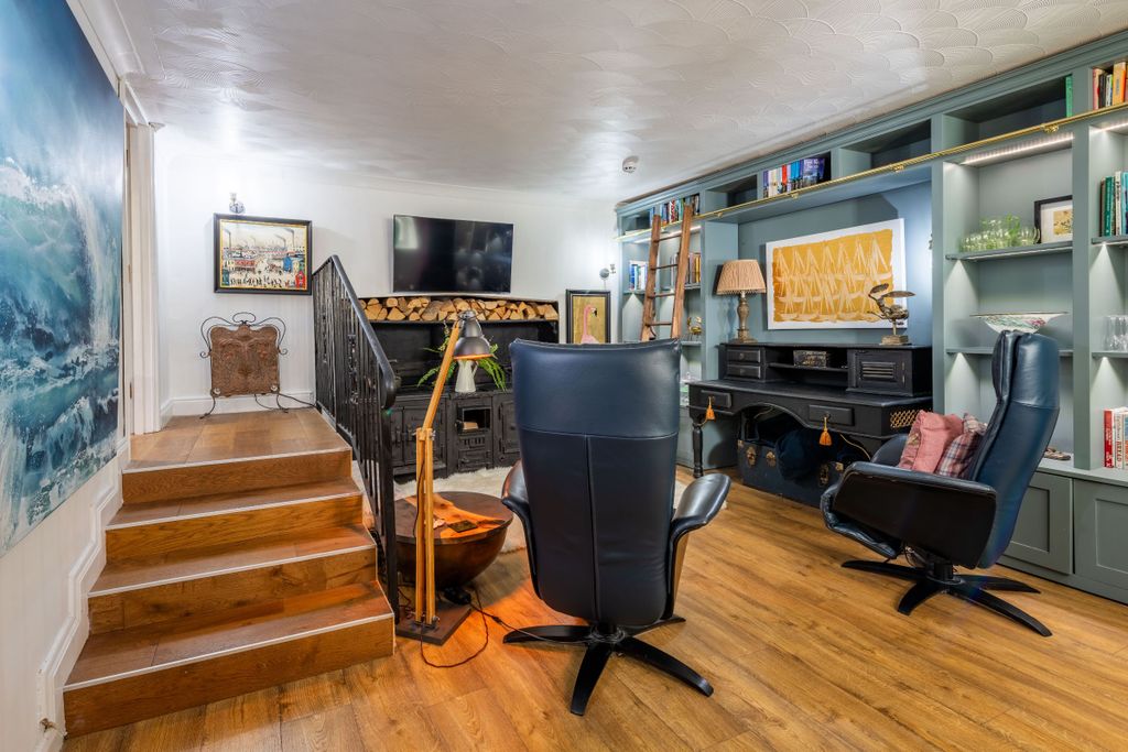 Additional image 14 of 2 bed flat for saleImperial Court, Lynton EX35