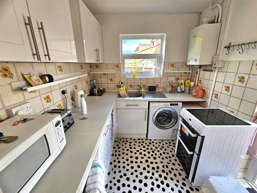 Property photo 2 of 8