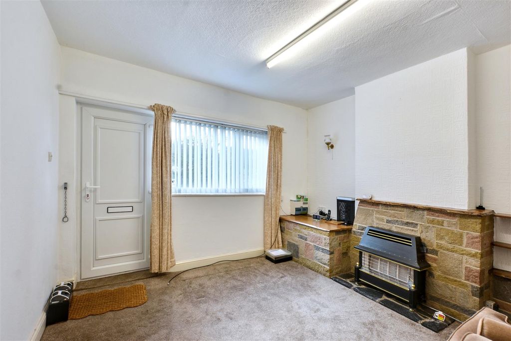 Property photo 2 of 21 Sitting Room_1.Jpeg