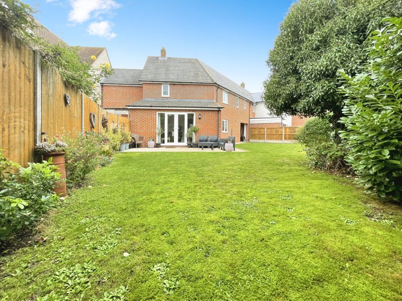 Property photo 2 of 23 Furze Crescent