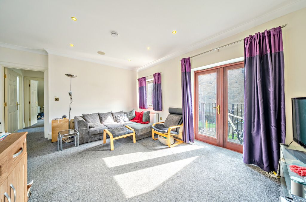 Property photo 3 of 12 1429944-1-69Bbfc9...