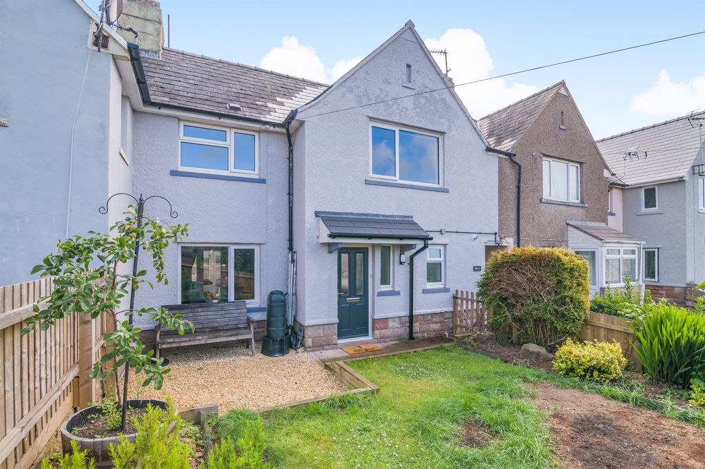 Property photo 1 of 40