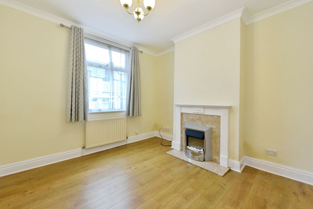 Property photo 3 of 15 Pbox-Img.Jpg