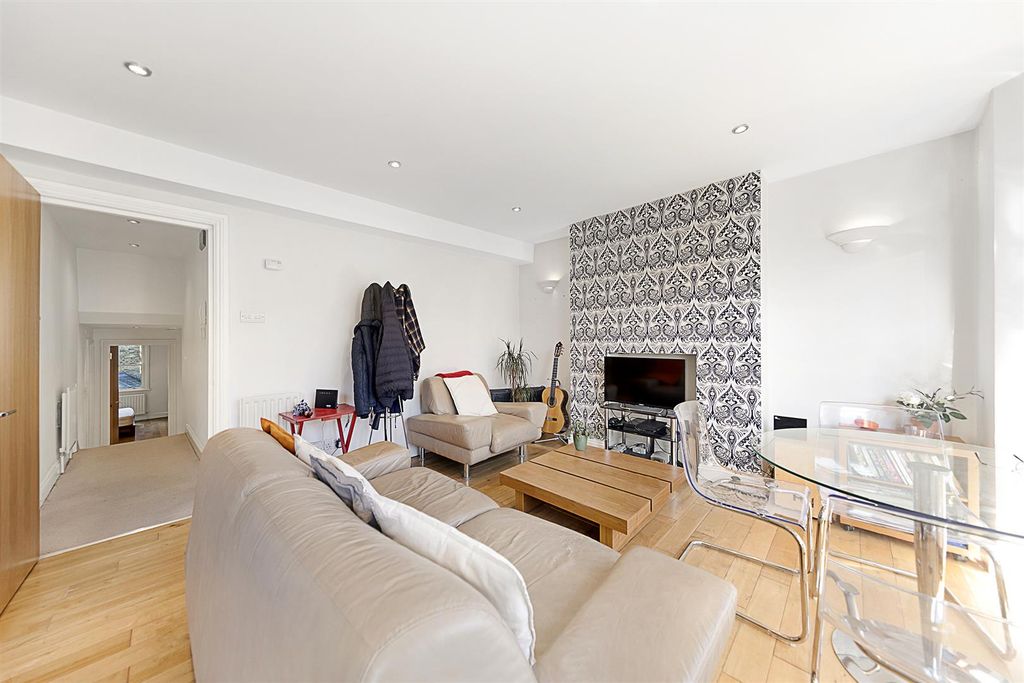 Property photo 3 of 9 15389_00527455.Jpg