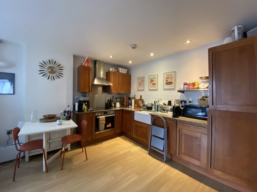 Property photo 2 of 11 Image00005