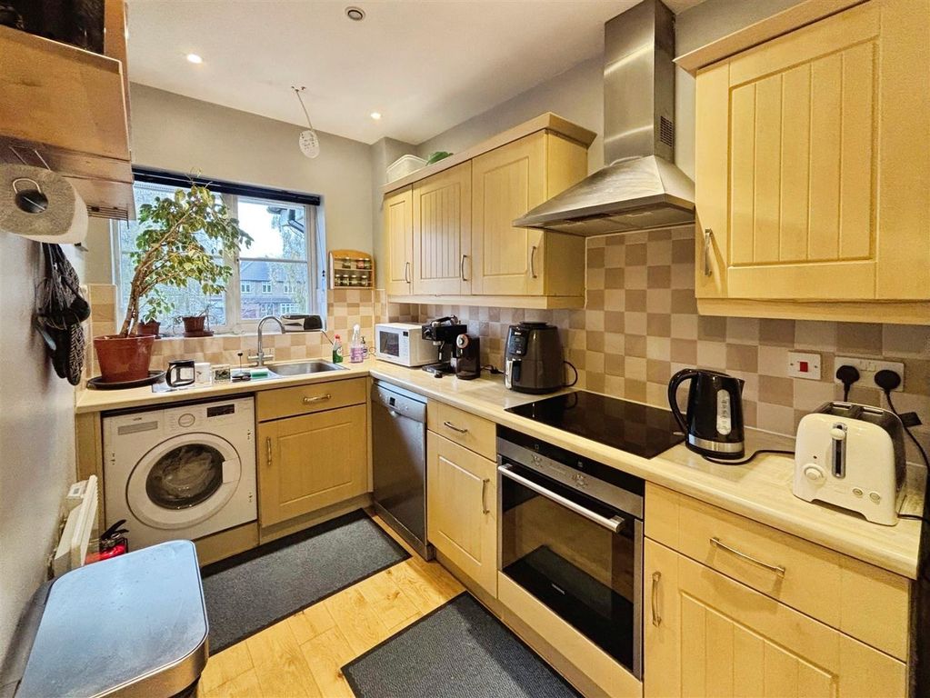 Property photo 2 of 13 1F34A19A-Photo 2011-14-25 2C 2012 2013 2057.Jpg