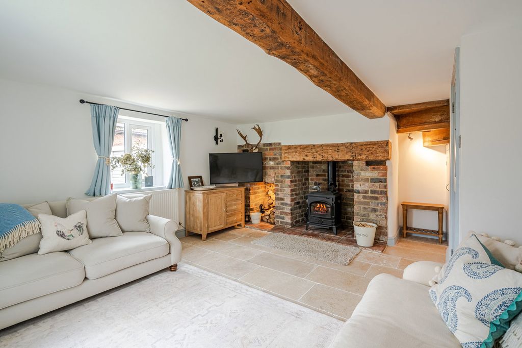 Property photo 3 of 25