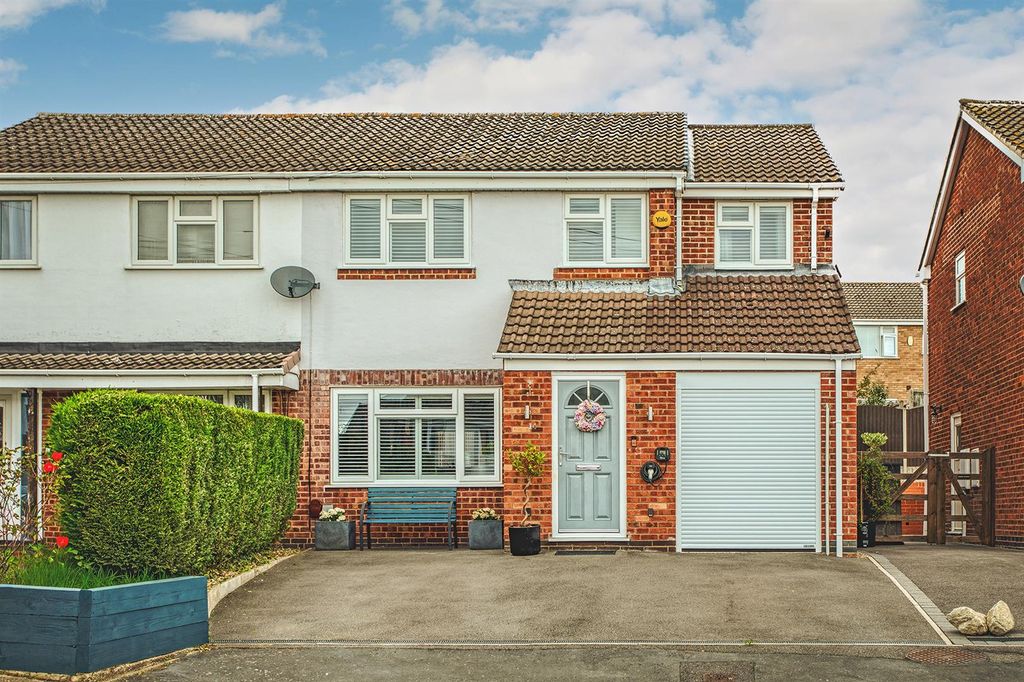 Property photo 1 of 31
