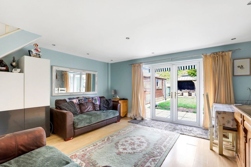 Property photo 2 of 15