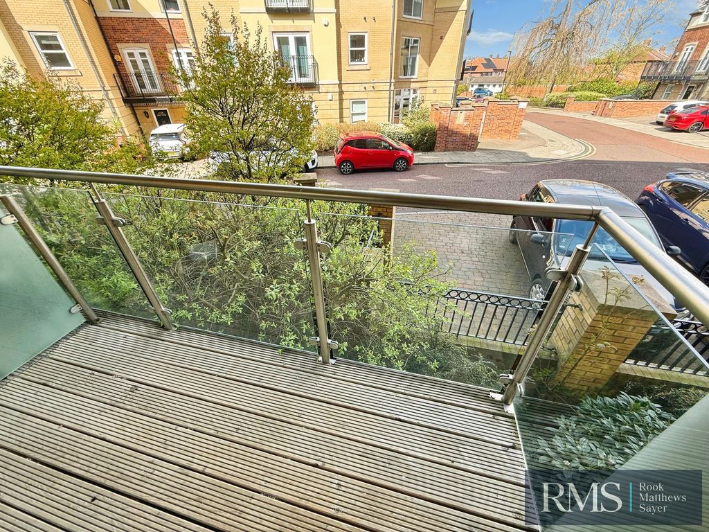 Property photo 2 of 11 Photo 1