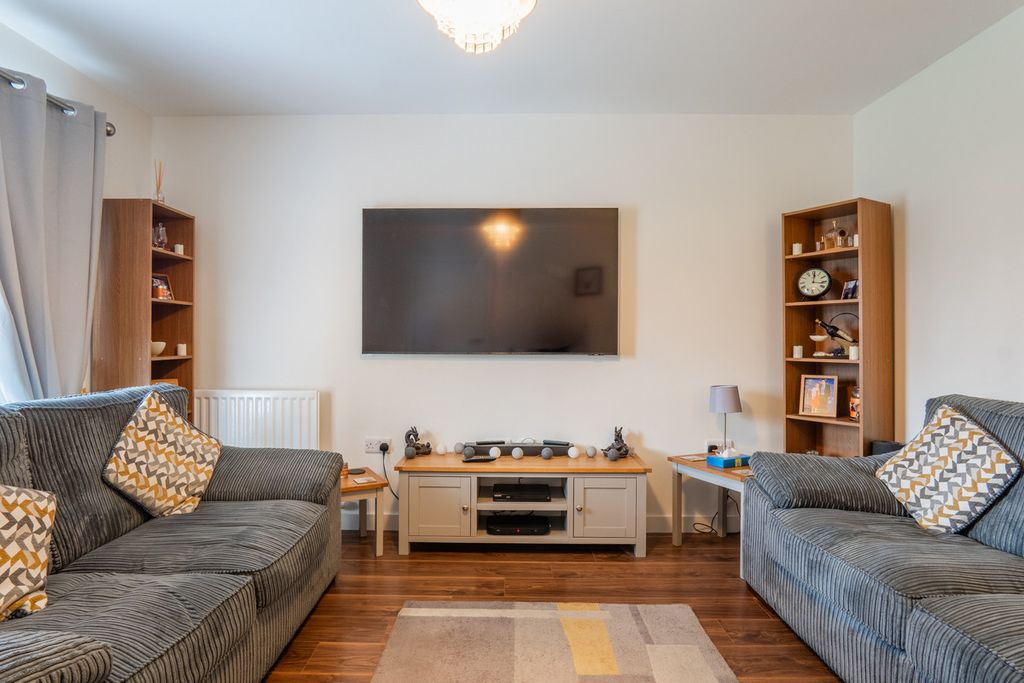 Property photo 2 of 45