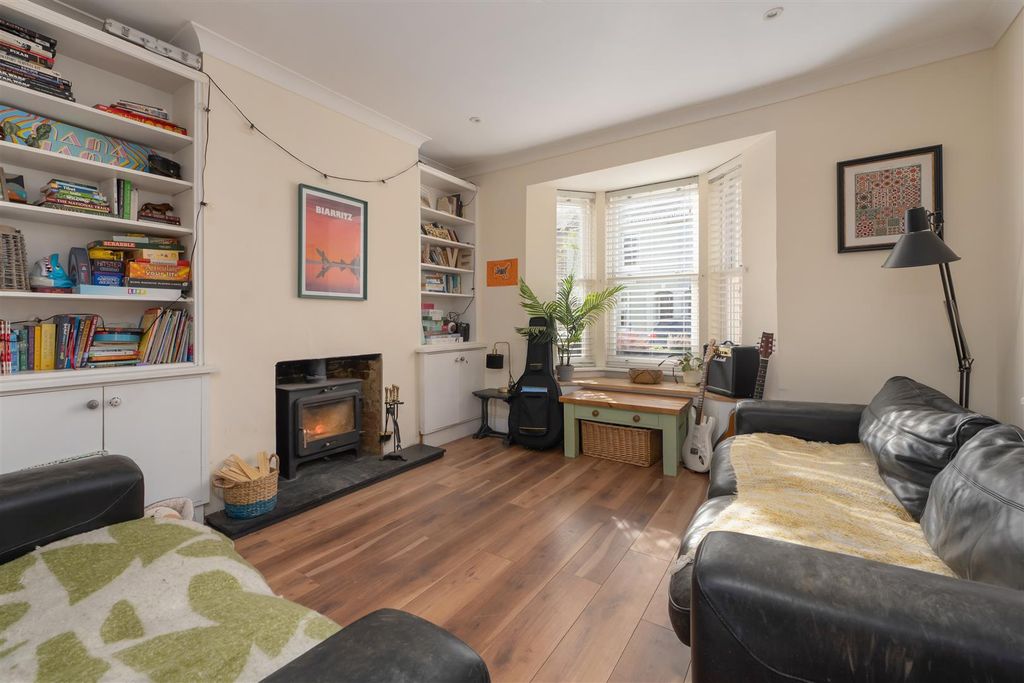 Property photo 3 of 16 Nelson Road, Whitstable