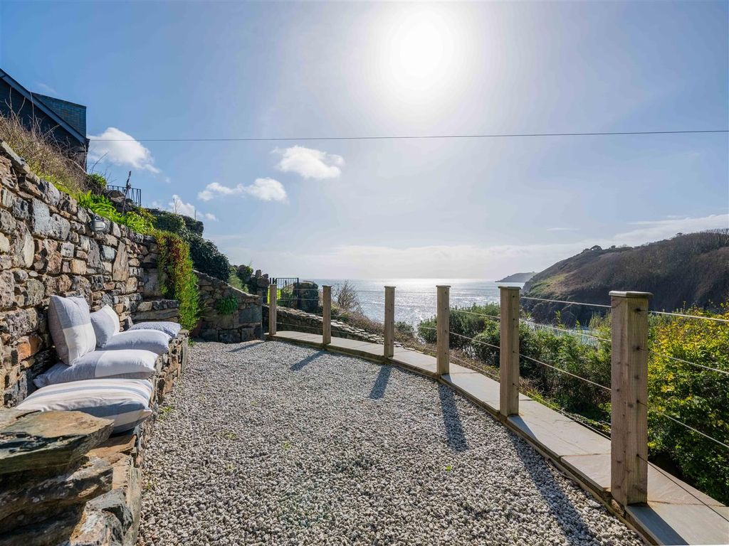 Property photo 2 of 53 Man-O-War Cottage-7.Jpg