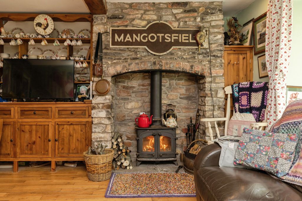 Property photo 2 of 20