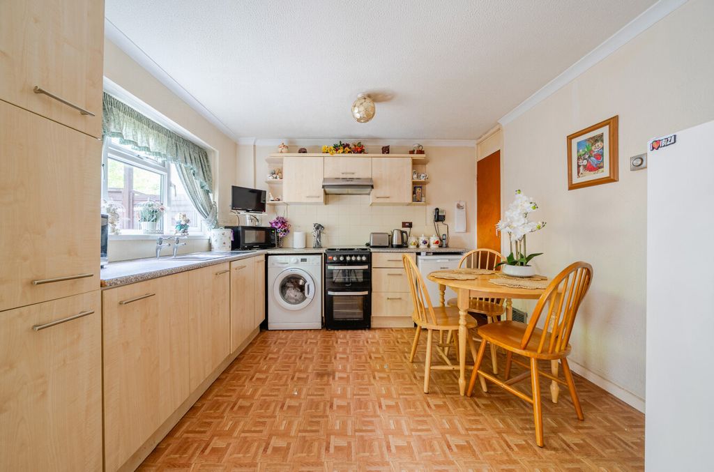 Property photo 3 of 13 1520019-1-6Aa2721...