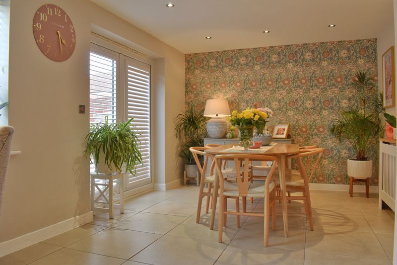 Property photo 3 of 15 Dining Kitchen