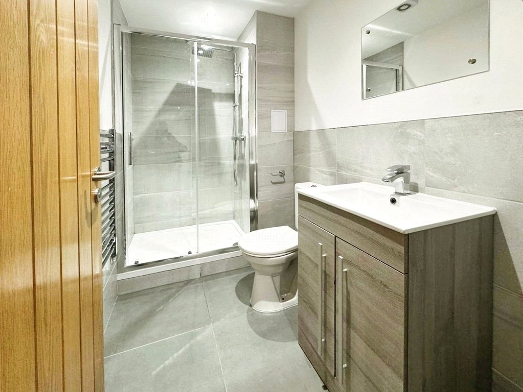 Property photo 2 of 3 Bathroom