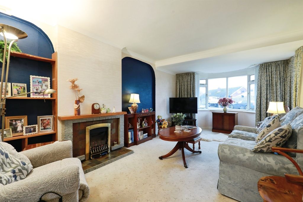 Property photo 3 of 16