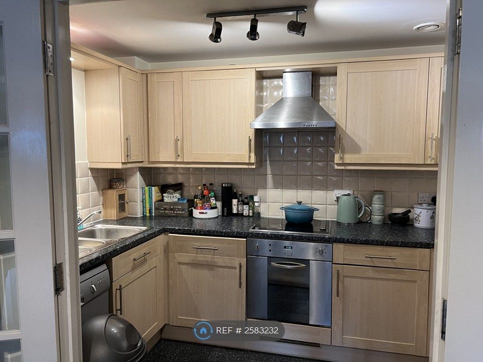 Property photo 2 of 12 Kitchen