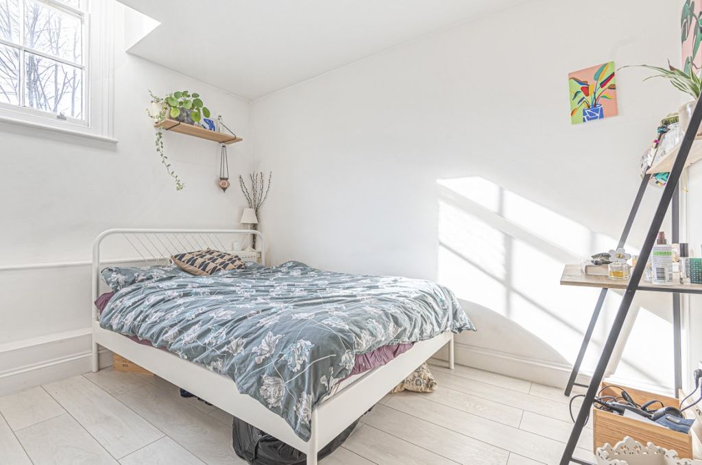 Property photo 3 of 15 710385 (8)