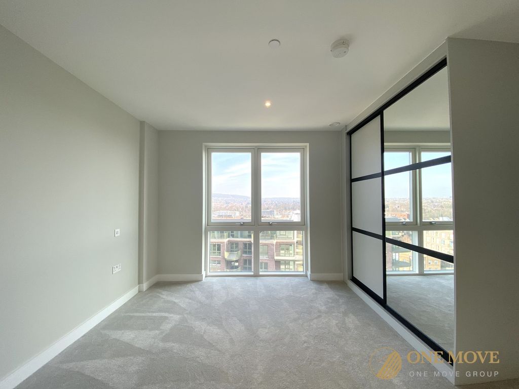 Property photo 2 of 40