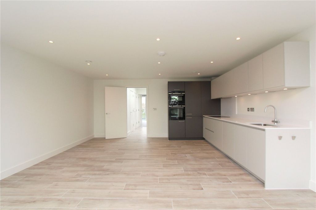 Property photo 3 of 16 Picture No. 30