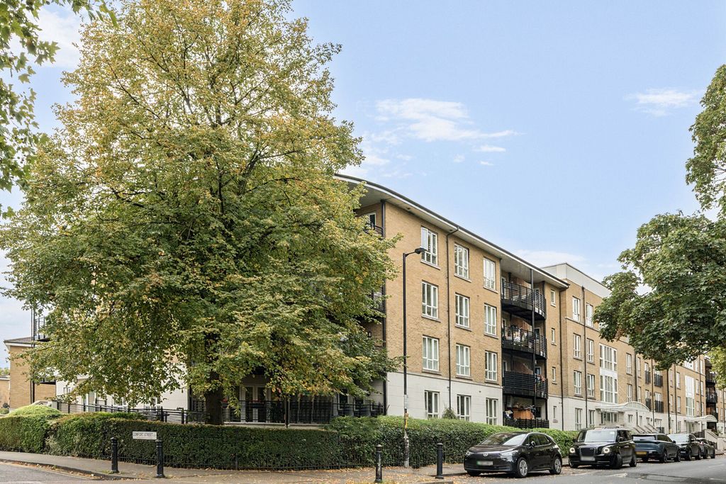 Property photo 3 of 14 External