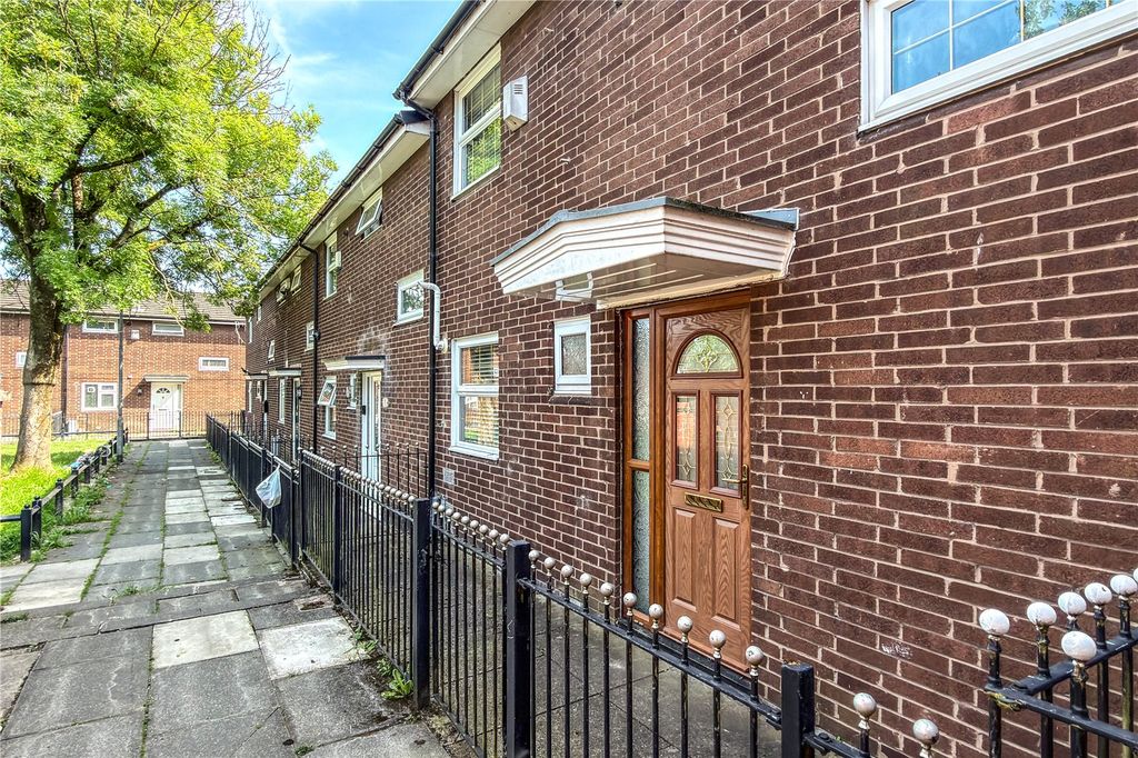 Property photo 1 of 18 External
