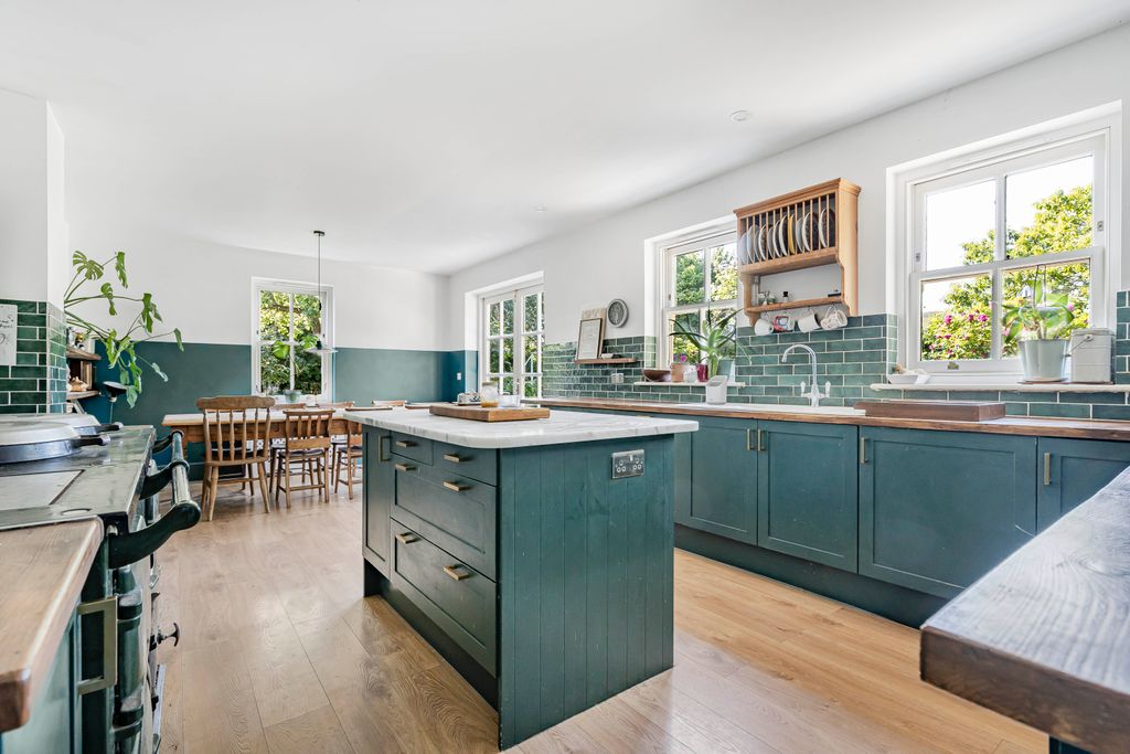Property photo 3 of 31 1882772