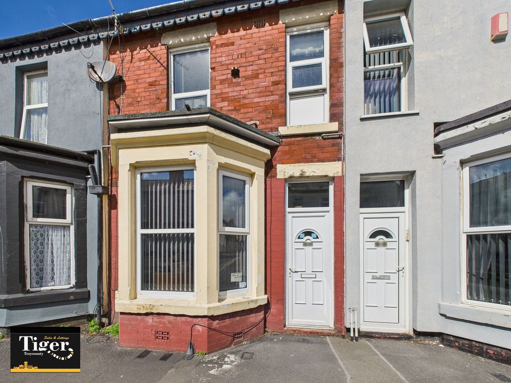 Property photo 1 of 6 Cam03440G0-Pr0405-Still007