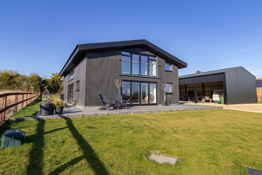 Property photo 2 of 50 36432610