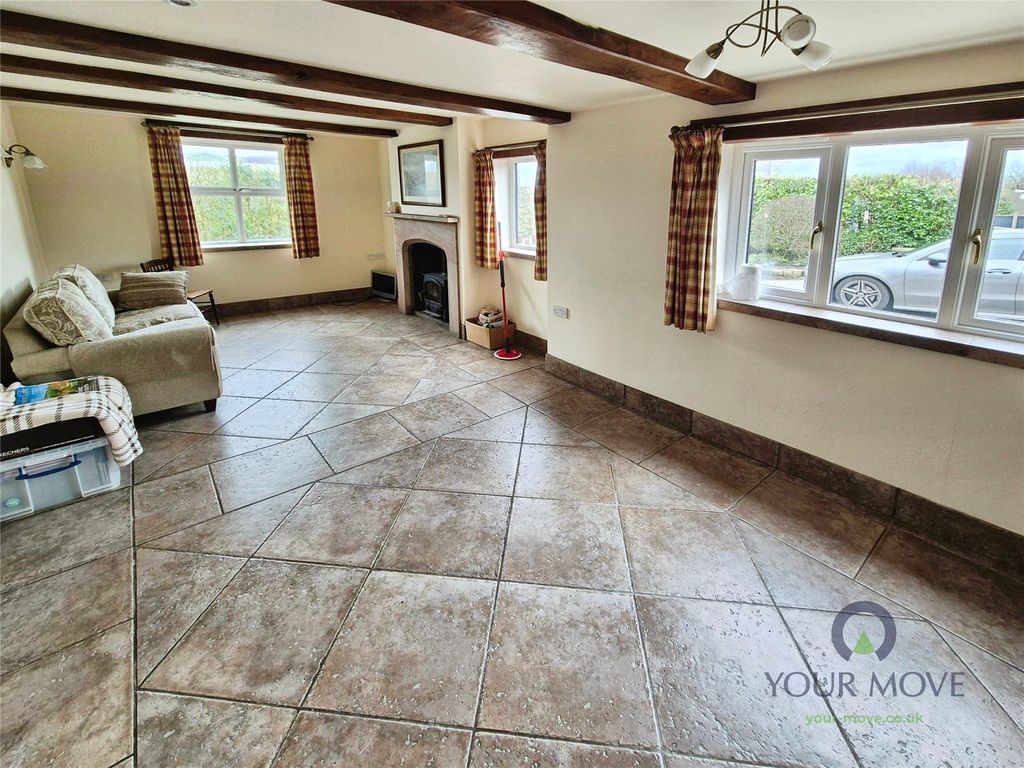 Property photo 2 of 37 Lounge