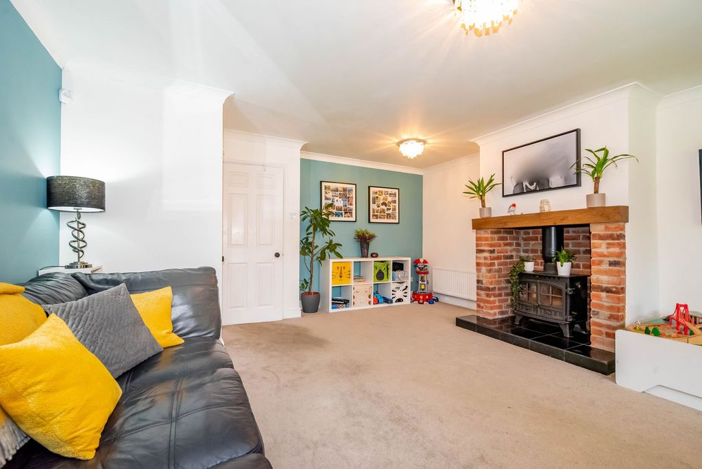 Property photo 2 of 17