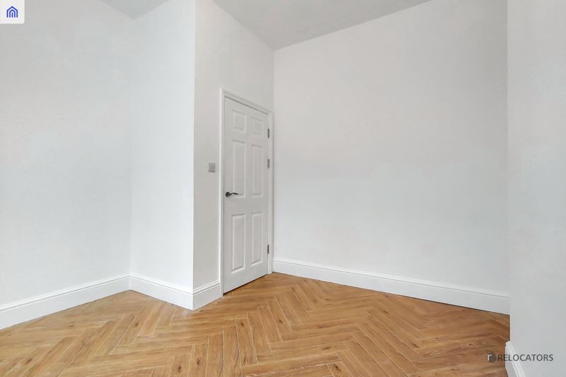 Property photo 3 of 6 Photo 8