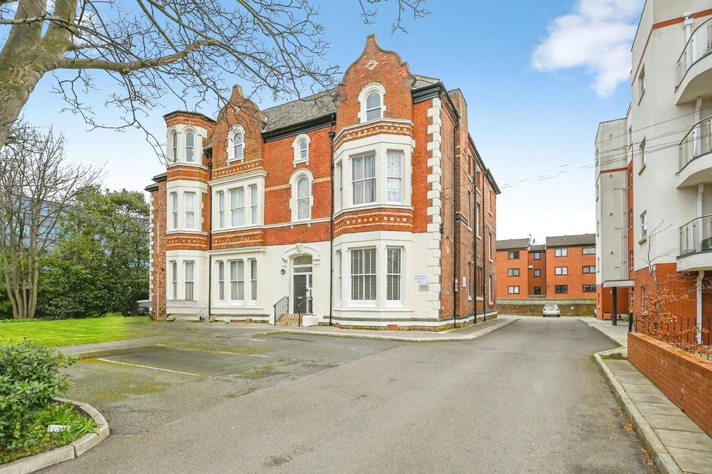 Property photo 1 of 15 Front External