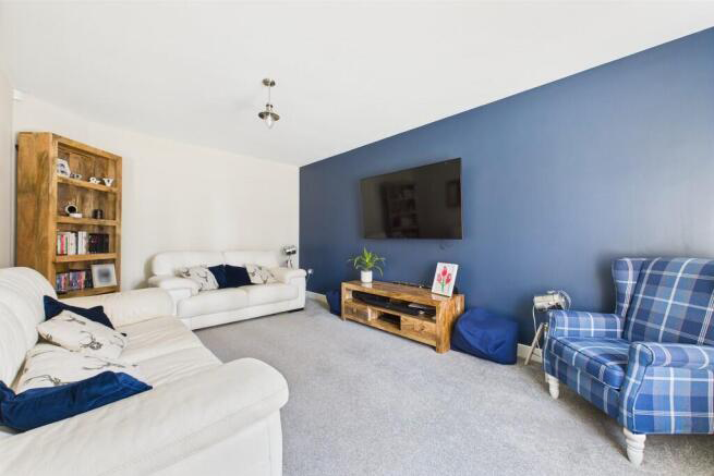 Property photo 3 of 21