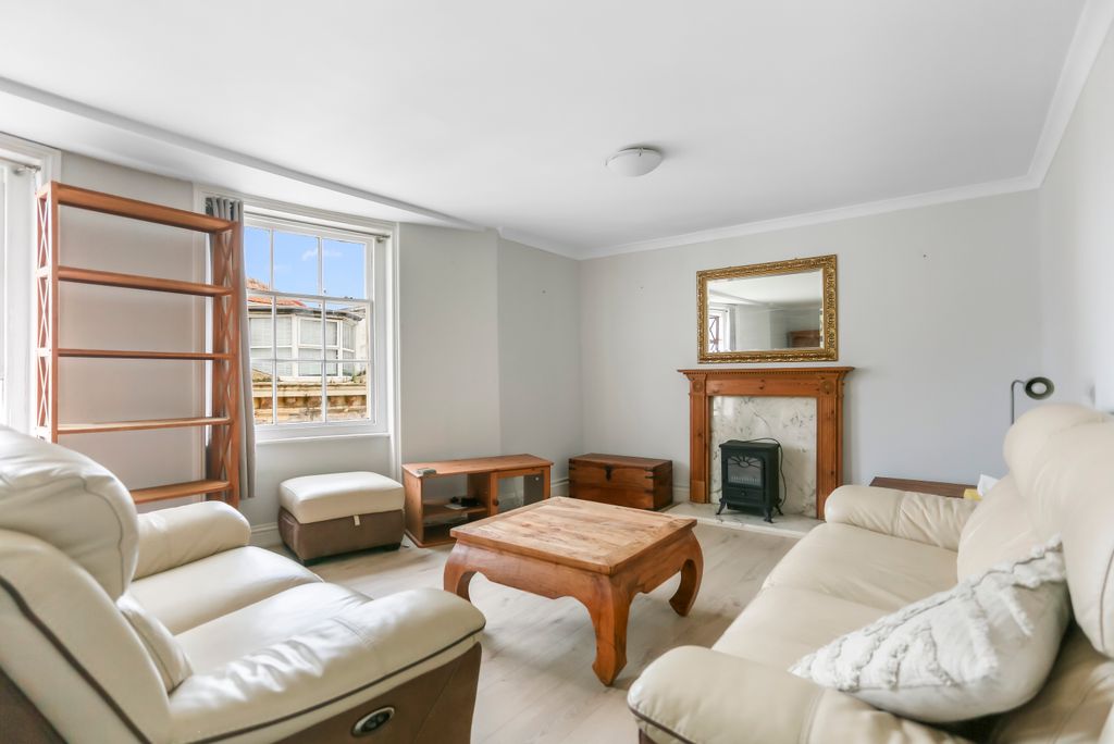Property photo 2 of 12 296A5746